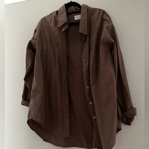 Aritzia “Winifred” boyfriend shirt.